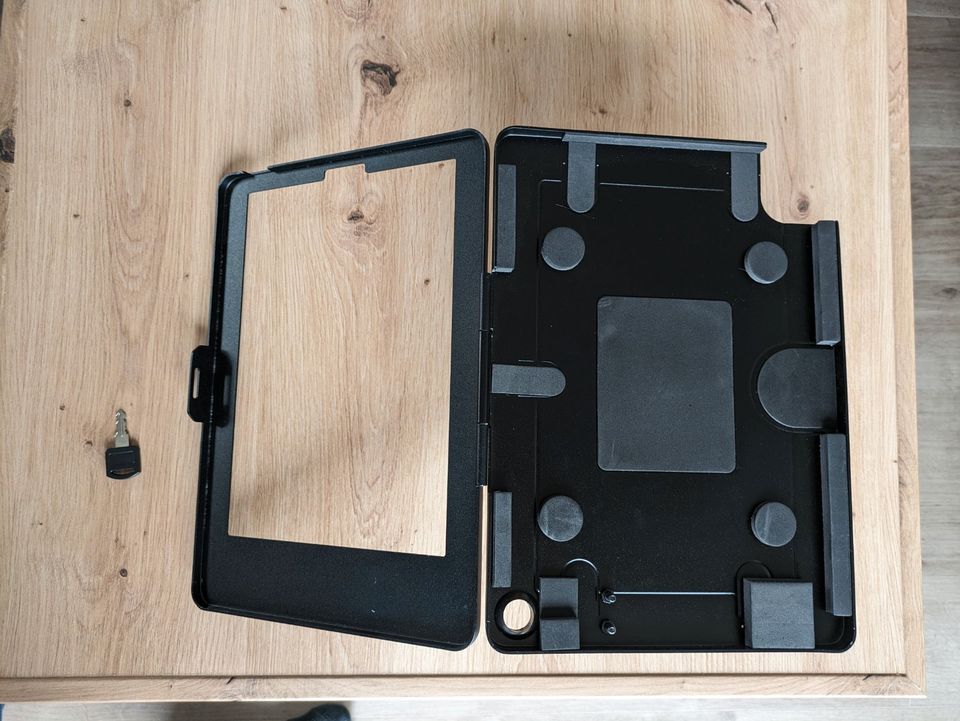 Metall Halterung Gehäuse iPad Air 10,9" 4. Gen Käfig abschließbar in Sibbesse 