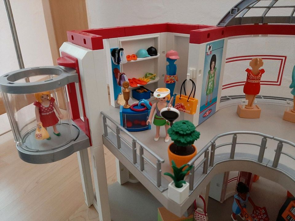 Playmobil 5485 City Life Shopping-Center mit Einrichtung gebrauch in Alzenau