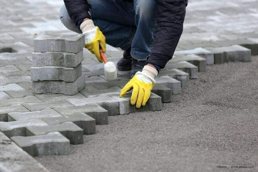 Pflasterarbeiten Pflasterleger Hofgestalter Erdarbeiten Bagger in Sohren Hunsrück