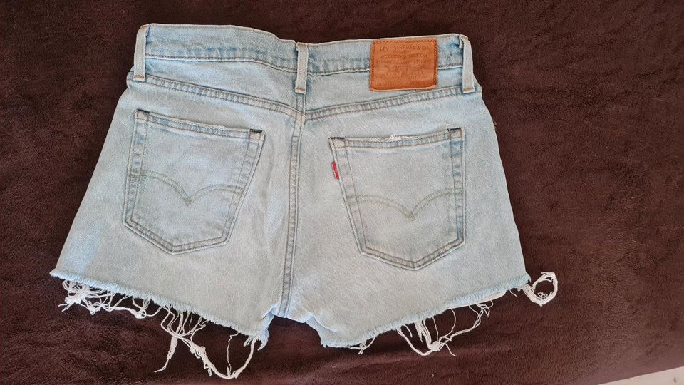 Levi's Jeans Shorts W32 hellblau in Köln