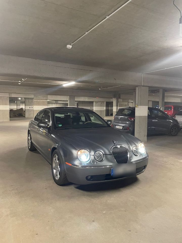                     Jaguar S-Type 3 Liter V6 Executive Executive