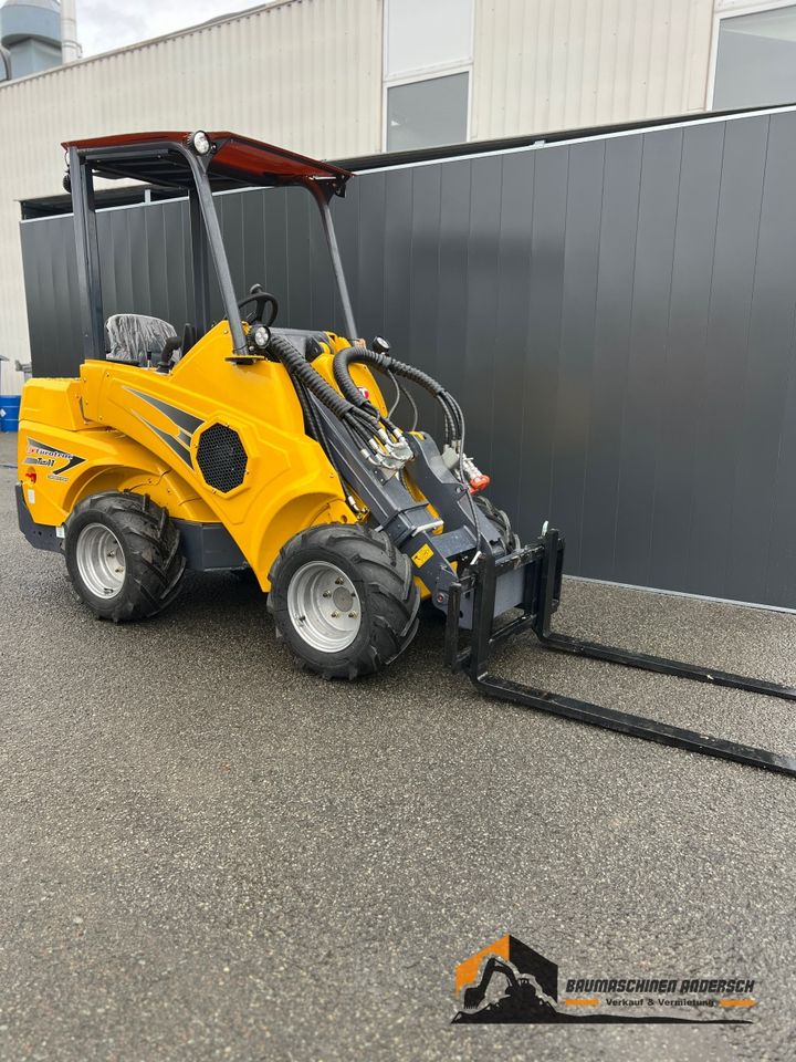 Eurotrac T11 | Hoflader | Kubota | 285cm Hubhöhe | Anbaugeräte Aufnahme wie Multione und Avant in Zwickau