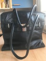 schwarze Handtasche, echtes Leder, mit 2 kurzen Lederhenkeln Baden-Württemberg - Neckartenzlingen Vorschau