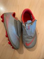 Nike Fußballschuhe Kinder grau rot 27.5 Bayern - Augsburg Vorschau