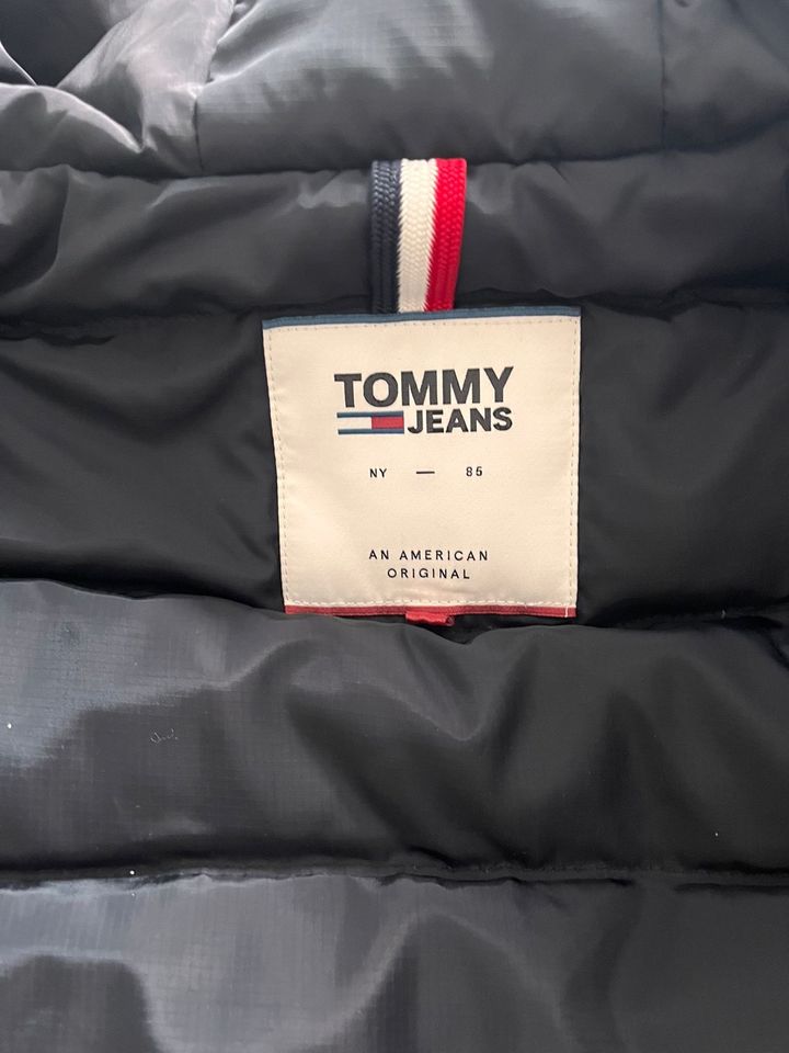 Tommy Hilfiger Winterjacke *Original* in Essen