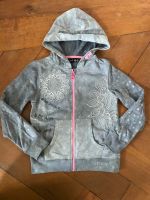 Desigual Sweatjacke grau Gr.7-8J 122/128 inkl Versand Baden-Württemberg - Karlsruhe Vorschau