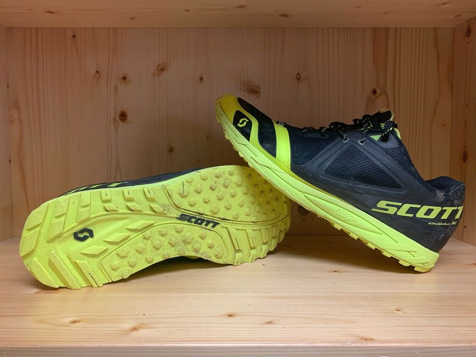 Neubesohlung Schuhe mit Vibram Lightbase  >  Inov8,  Nnormal in Bad Bayersoien