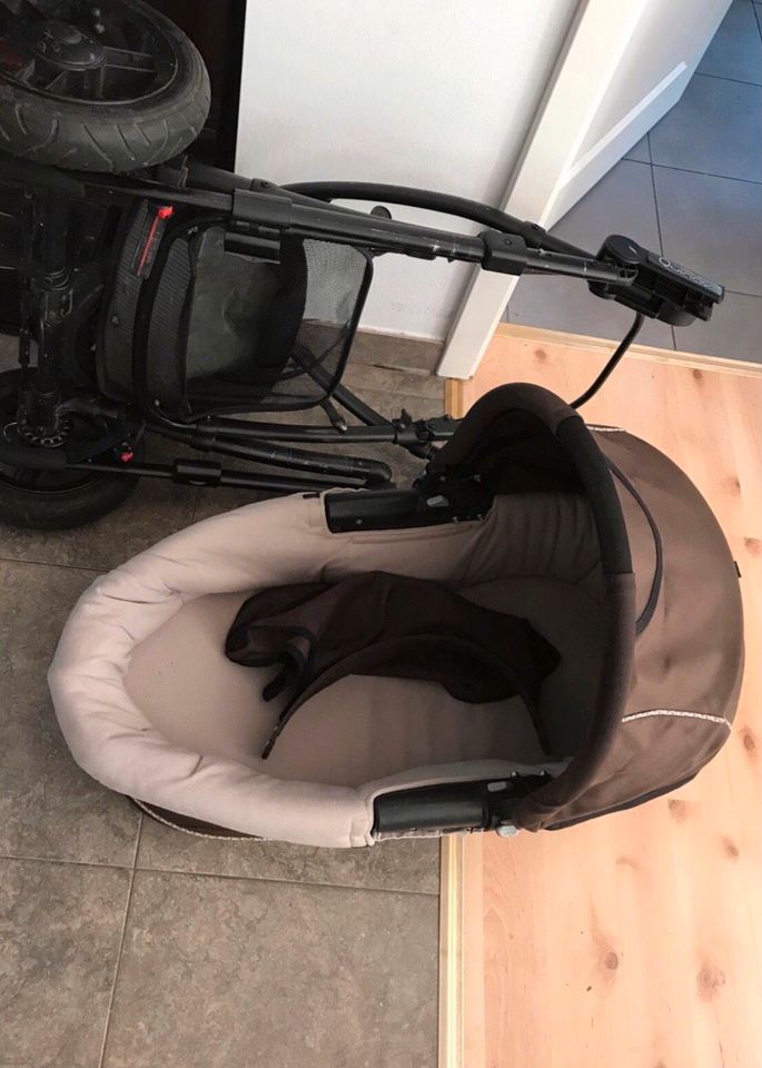 Quinny Kinderwagen, Karre und Maxicosy - 3in1 + weiteres Zubehör in Hamburg