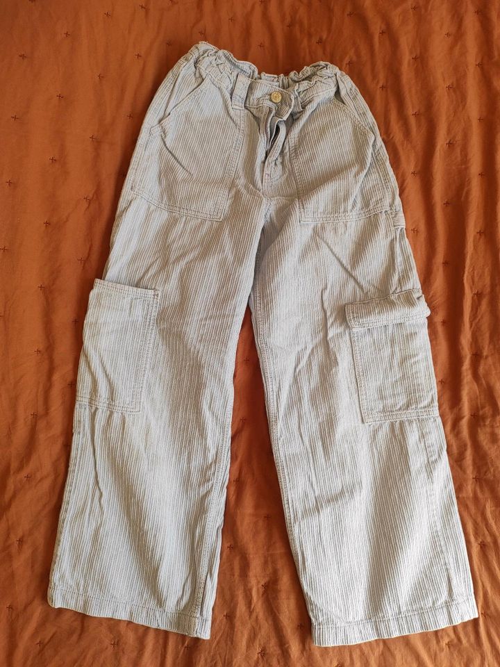 Zara Cord Baggy Cargo Hose 152 flieder in Hiltrup