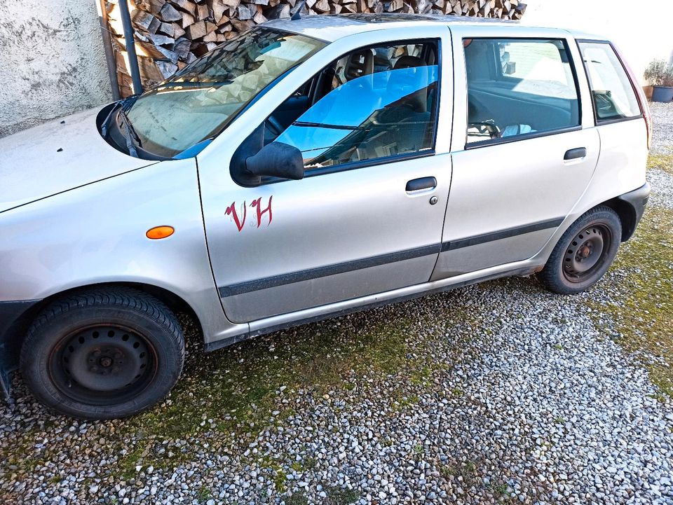 Fiat Punto 55 gebraucht  Leichte Abnutzung dem Alter entsprechend in Pöttmes