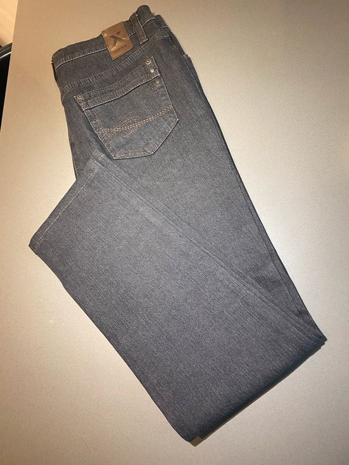 NEU Etikett BRAX Hose Jeans schwarz 38 K in Offenbach