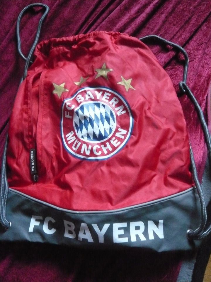 FC. Bayern München Rucksack Tasche Beutel Fanartikel in Berlin - Treptow |  eBay Kleinanzeigen ist jetzt Kleinanzeigen