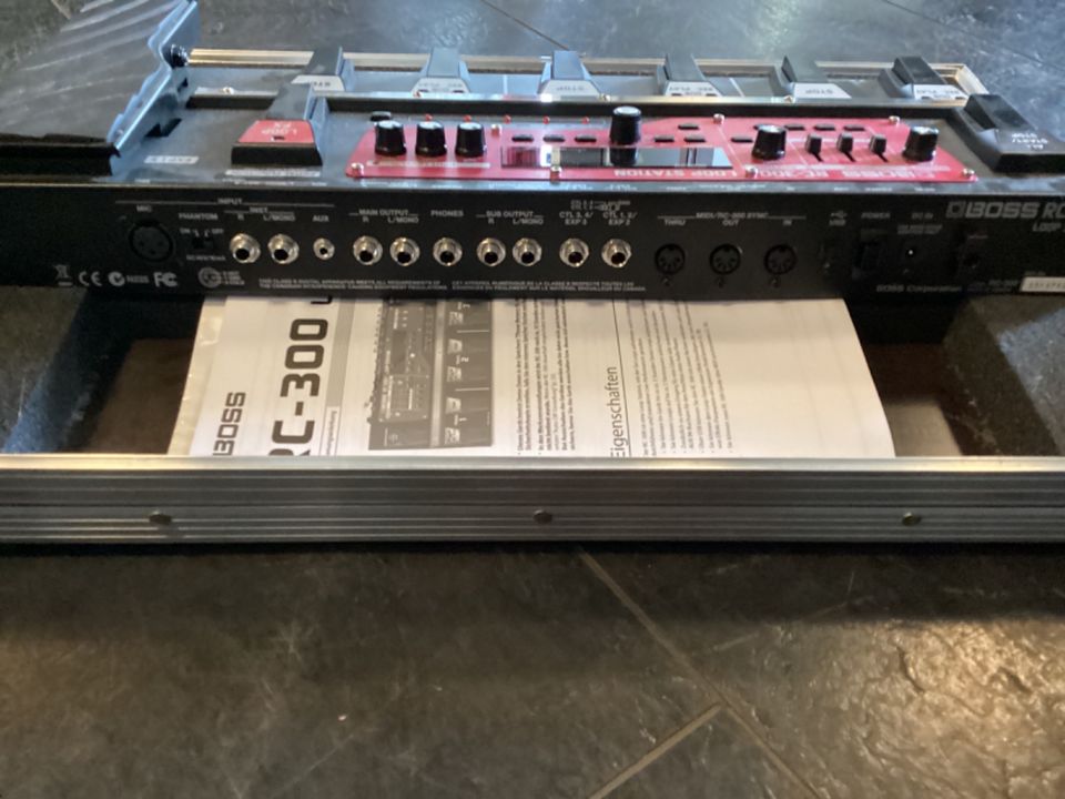 Boss RC300 LoopStation im CASE in Alfeld (Leine)