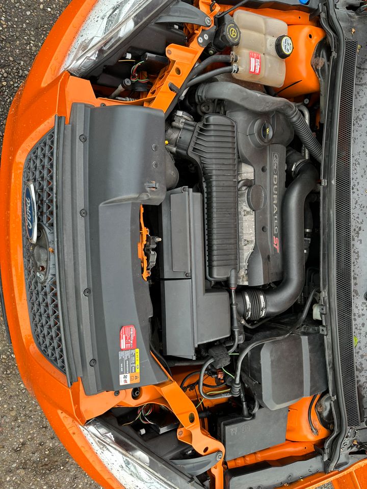 Ford Focus St MK2 mit generalüberholten Motor in Herbolzheim