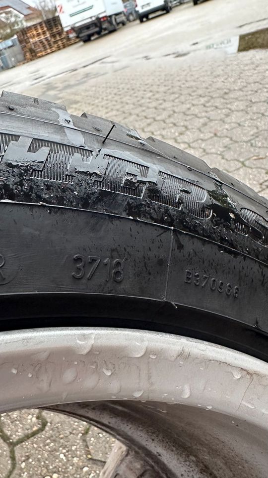 Dunlop Winterreifen auf DEZENT Felgen 5x120 225/55 R17 BMW in Bergisch Gladbach