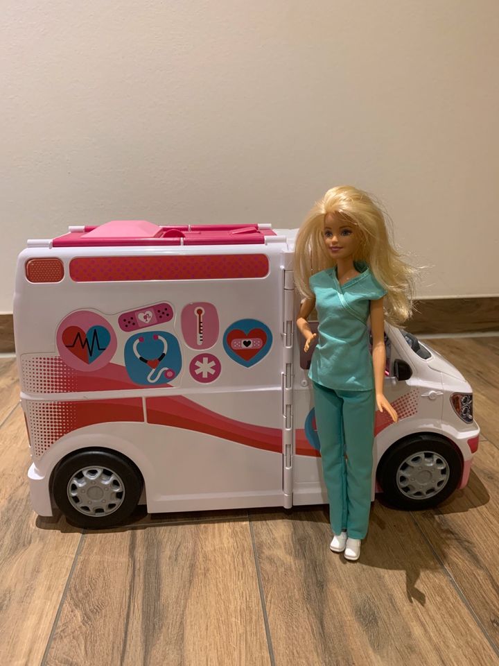 Barbie Krankenwagen mit Sound und Barbie in Thale-Friedrichsbrunn