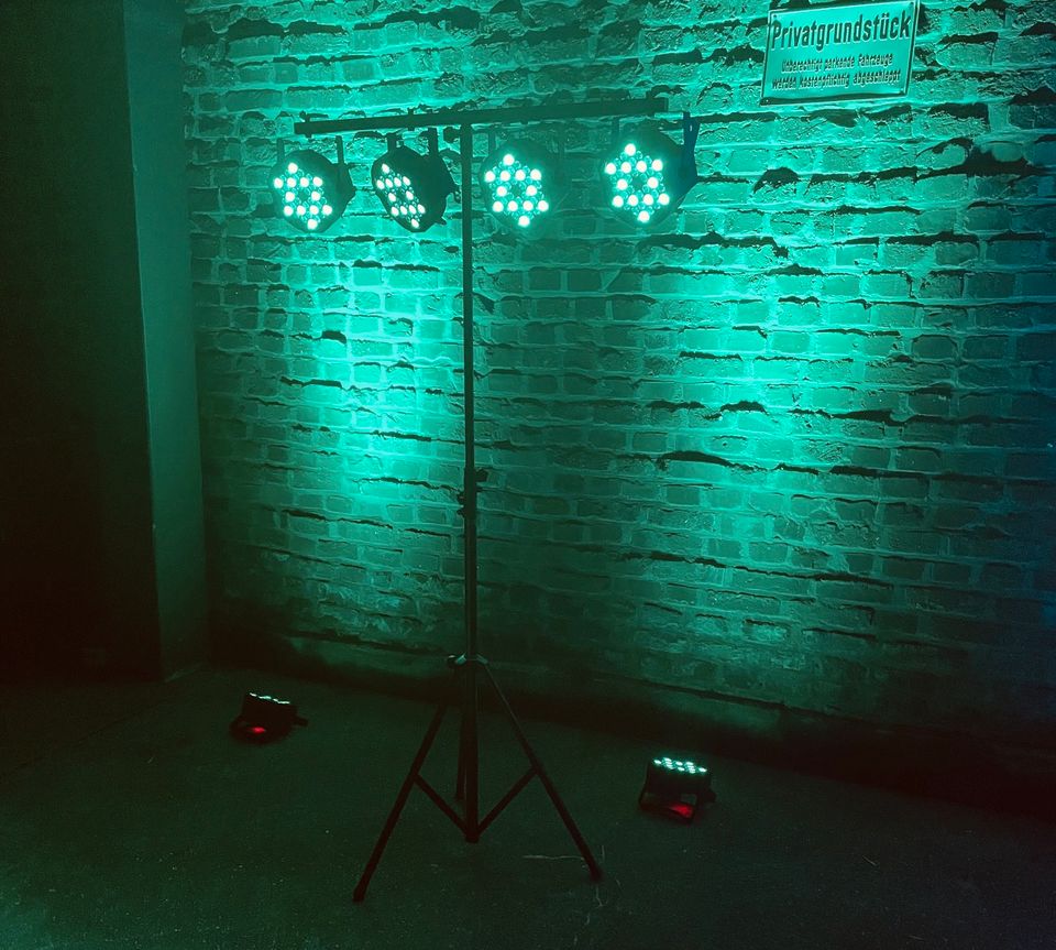 ♥️ LED Akku Spots mieten ♥️ Ambientebeleuchtung Hochzeit Partybeleuchtung Partylicht Lichterketten Hochzeit Deko Hochzeitsdeko Floorspot in Köln