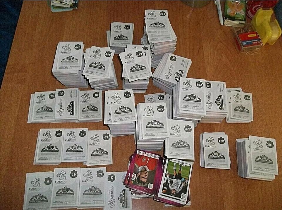 Panini UEFA EM 2012 - LOT 7500 STICKER lose Haufen, auch Glitzer in Hildesheim