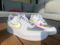 Nike Sneaker Easter Edition weiß bunt Nordrhein-Westfalen - Oberhausen Vorschau