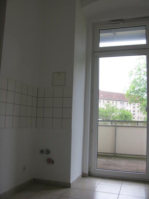 Schöne 2-Zimmer-Wohnung 48 m² großer Balkon, ruhig gelegen  und frisch renoviert. Gute Hausgemeinschaft. in Plauen