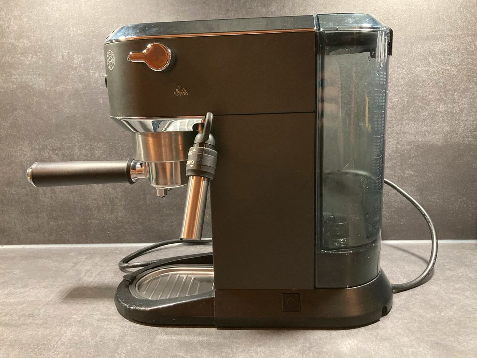 Wie neu DeLonghi Dedica Style, Espresso- und Kaffeemaschine OVP in München