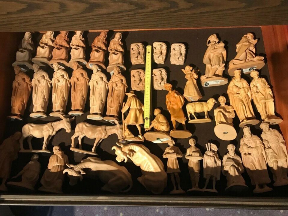 ANRI u.ä. 2: einzelne Krippenfiguren aus großer Sammlung gegen VB in Tiefenbach