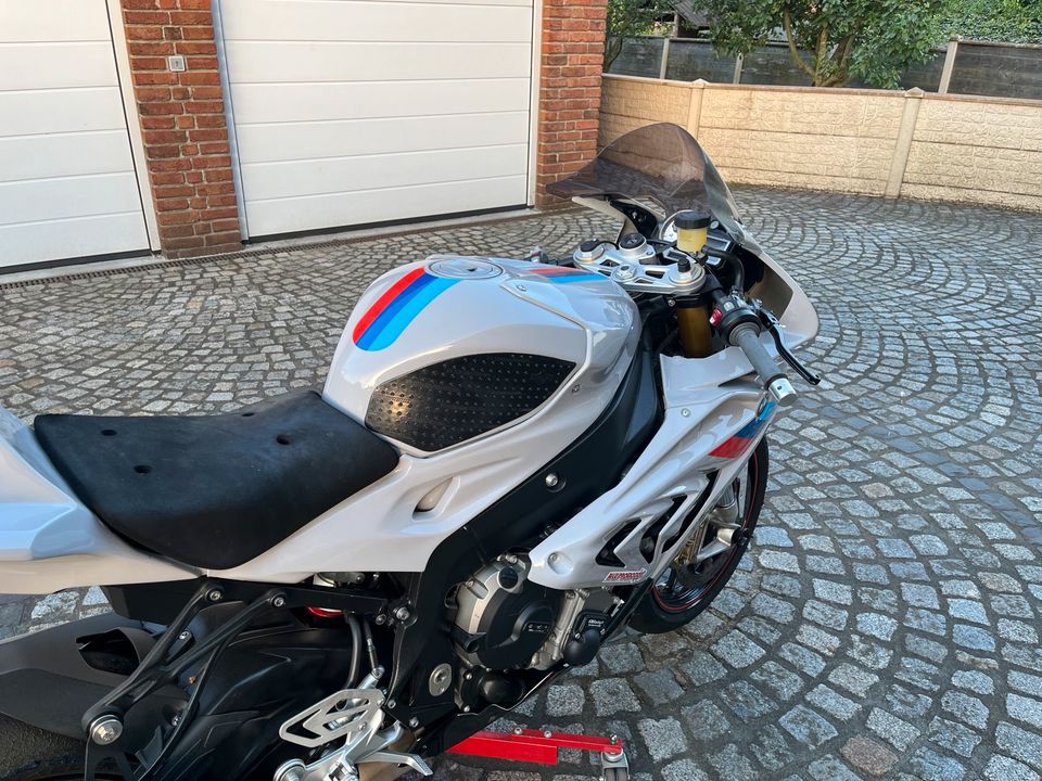 BMW S1000rr Rennstrecke Motorrad 2018 5900 km tadelloser Zustand. in Datteln