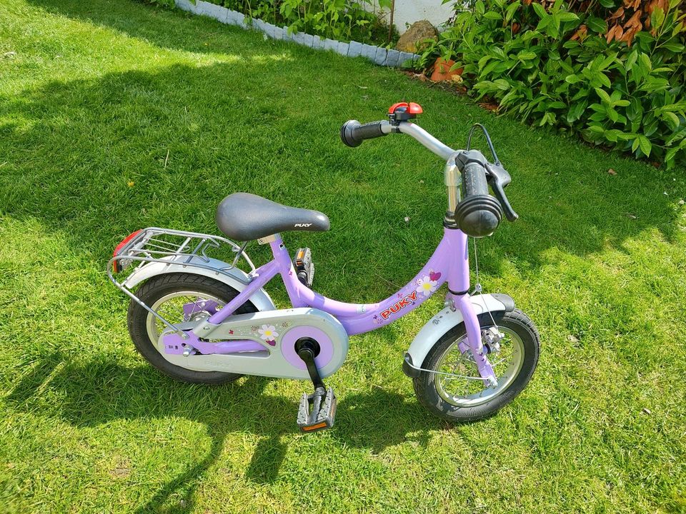 Puky Fahrrad Mädchen lila Kinderfahrrad 12 Zoll in Giesen
