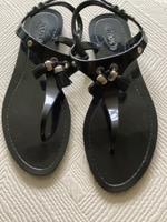 Stylische TOD‘s Sandaletten mit Trotteln schwarz Gr 39 TOP Bonn - Bonn-Zentrum Vorschau
