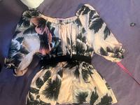 Sommer Bluse Off-Shoulder-Bluse Blumenmotiv Schwarz Rose Pink Östliche Vorstadt - Fesenfeld Vorschau