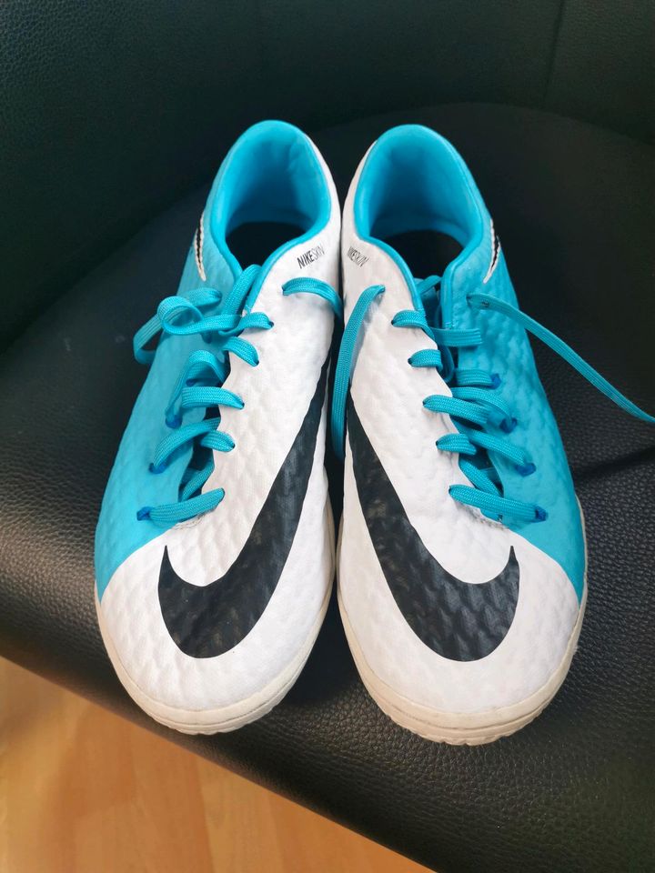 Sportschuhe für Herren (Fussballschuhe) von Nike Gr. 42,5 in Künzell