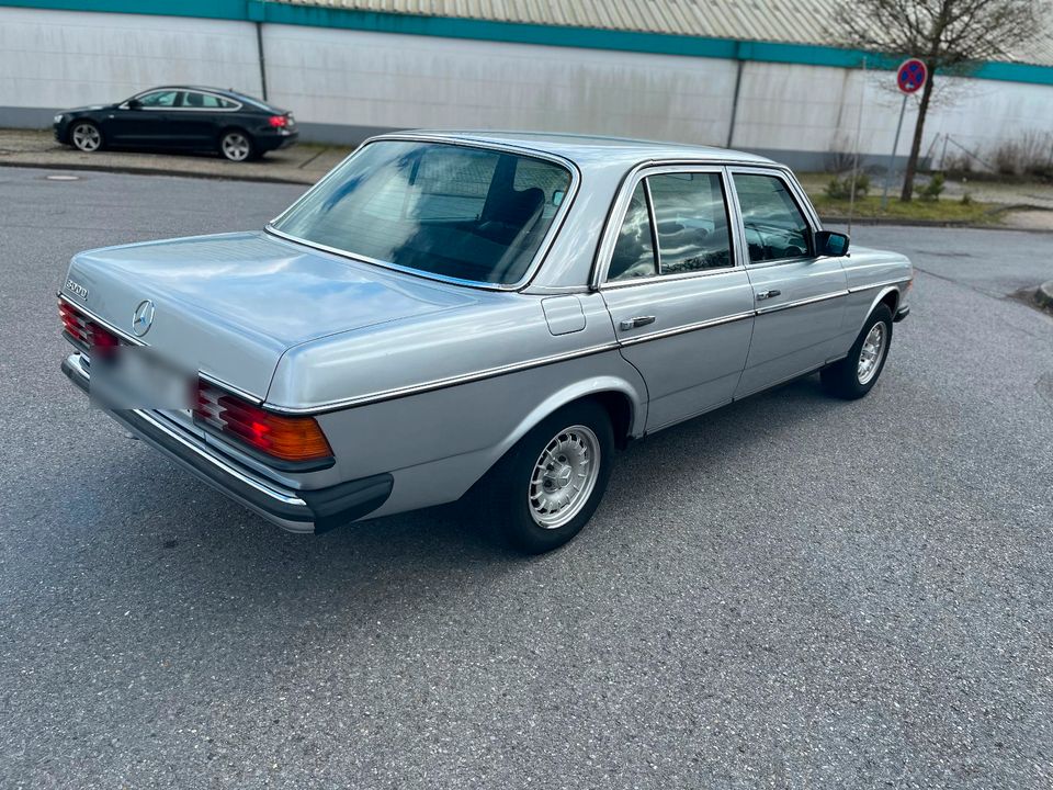 Mercedes 300 D W 123 in Aachen