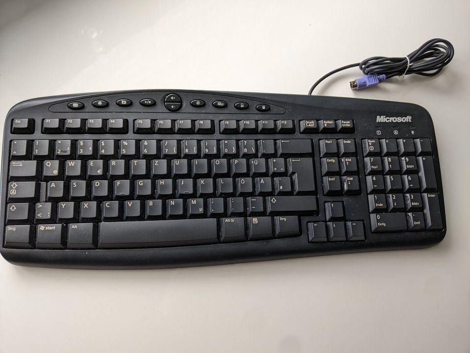 Microsoft Wired Keyboard 500 Tastatur PS/2 in Kraichtal