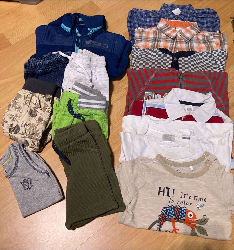 Jungen Bekleidung Gr.80 kurze Hosen, T-Shirs, Pullis, Hemden, etc in Dransfeld