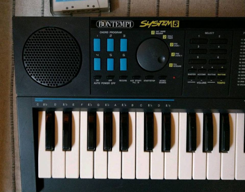 Bontempi System 5 AT 808 Keyboard in Dortmund