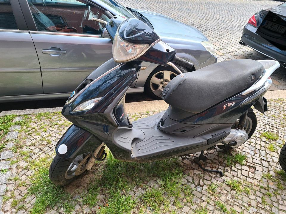 Piaggio New fly 50 4t nur teile in Berlin