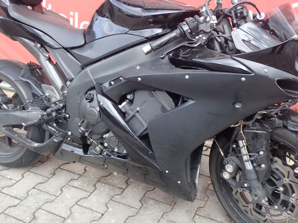 Yamaha YZF-R1 Unfall (Verkauf von Teilen möglich) in Mantel