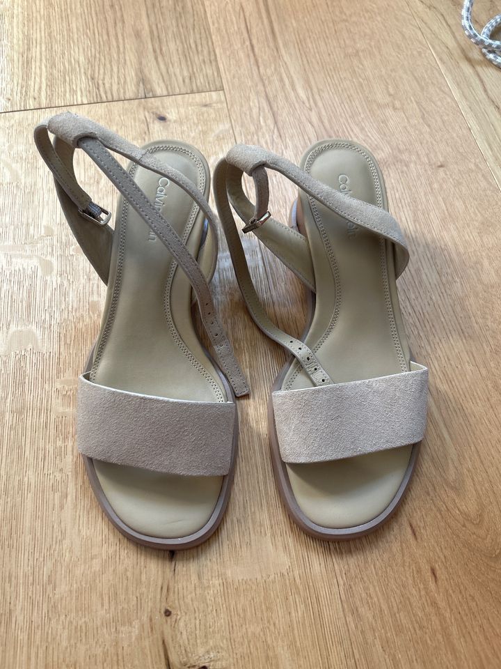 Calvin Klein Sandalen Gr. 36 beige in Gelsenkirchen