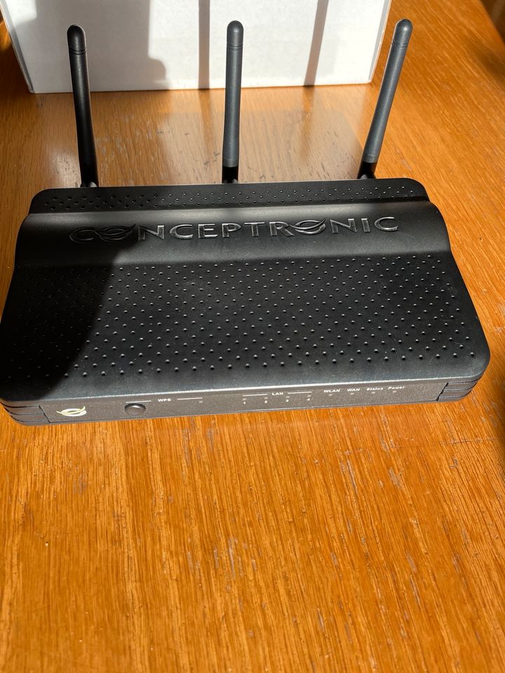 Conceptronic C300BRS4A WLAN Router DD-WRT in Lauterbach (Hessen)