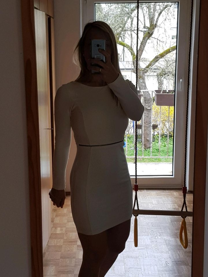 Kleid langarm weiß Reißverschluss S figurbetont zara Kurven Etui in München