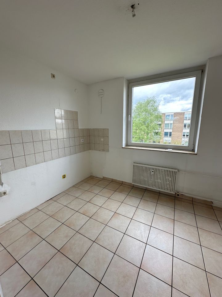 **ANFRAGESTOPP!!** - Großzügige 3- Zimmer-Wohnung mit Balkon und Gäste WC in toller Wohnanlage in Krefeld