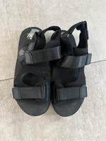 Zara Sandalen für Jungen Farbe  Schwarz Gr.38/39 Nordrhein-Westfalen - Hagen Vorschau