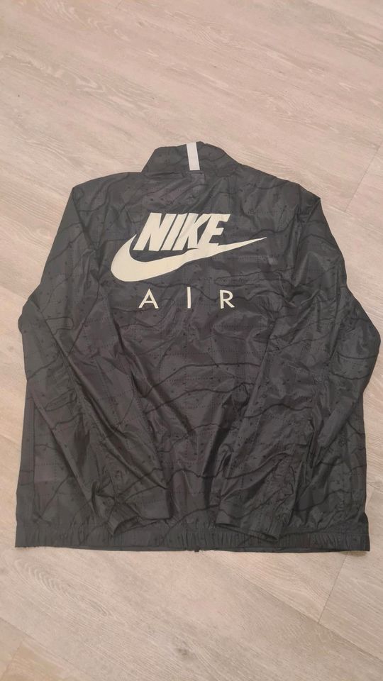 Nike Trainingsjacke NEU Schwarz L in Eisenhüttenstadt