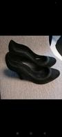Pumps mit Glitzer am Rand Düsseldorf - Rath Vorschau