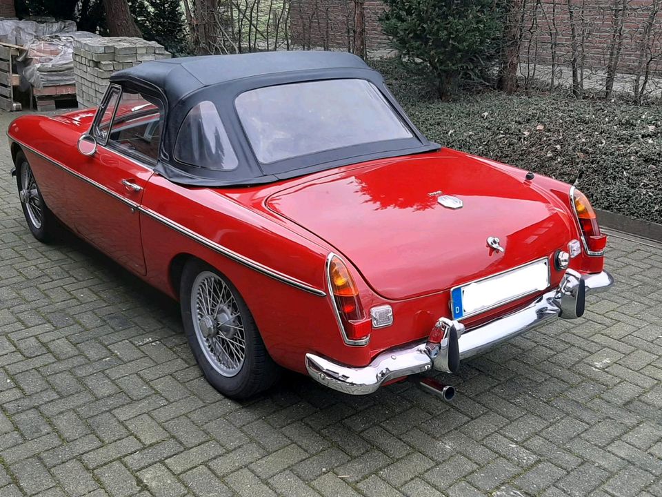 MGB Roadster mit Overdrive RHD in Vreden