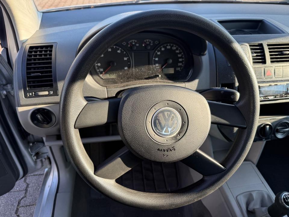 Volkswagen Polo IV 1.4 Basis*TOP ANGEBOT*TÜV/ASU NEU*TOP* in Rüsselsheim