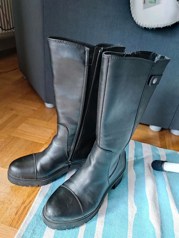 Schwarze hohe Stiefel mit Absatz 37 in Bayern - Laufen | eBay Kleinanzeigen  ist jetzt Kleinanzeigen