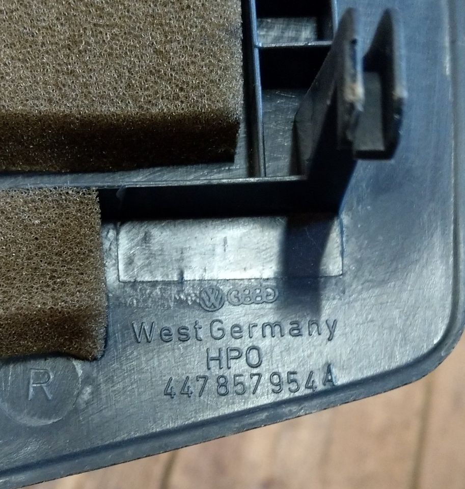 Audi 100 200 C3 Typ 44 Gurtführung Schiene Gurt hinten 447857954 in Reimersgrün