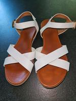 Mustang Sandalen Gr 40, weiß Nordrhein-Westfalen - Rhede Vorschau