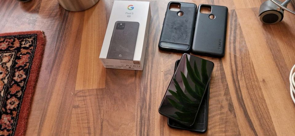 Google Pixel 5 schwarz 128 GB Smartphone Handy in Lörrach